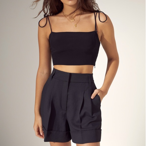 Aritzia Labyrinth shorts in Black size 0 - Picture 3 of 6